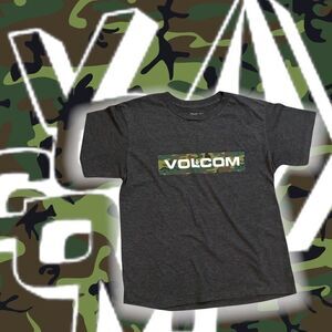 Volcom boys dark gray tee with Volcom in camo in Medium